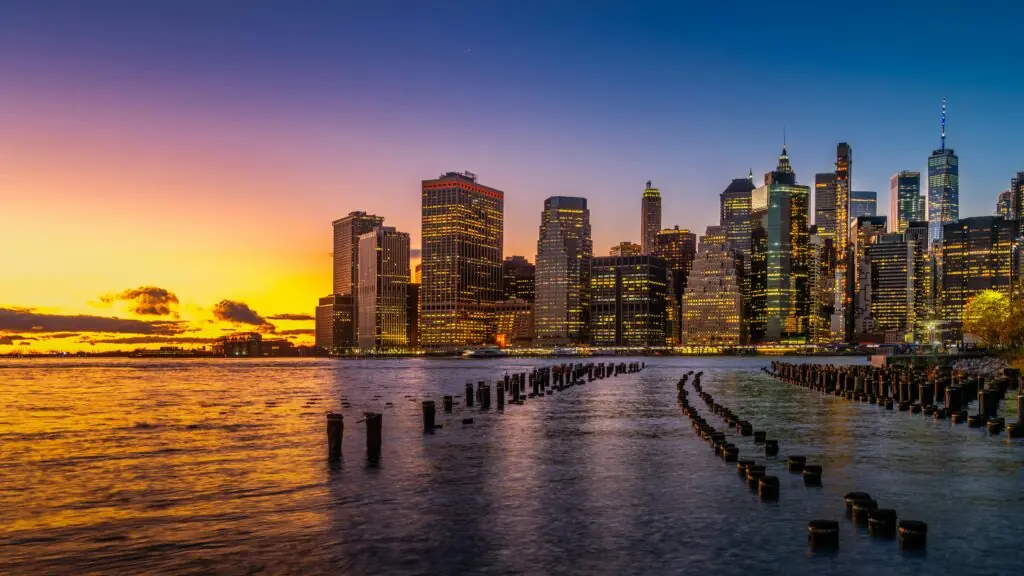 Photo of Manhattan skyline at twilight